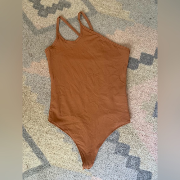 Abercrombie One Shoulder Bodysuit - Picture 4 of 5